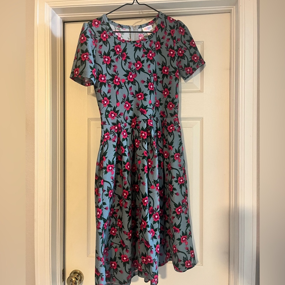 LulaRoe Amelia, small, gray floral